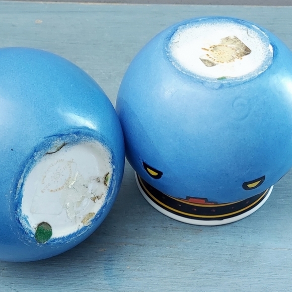 Pair of Vintage Ecco Terra Vases/Planters - Picture 3 of 7